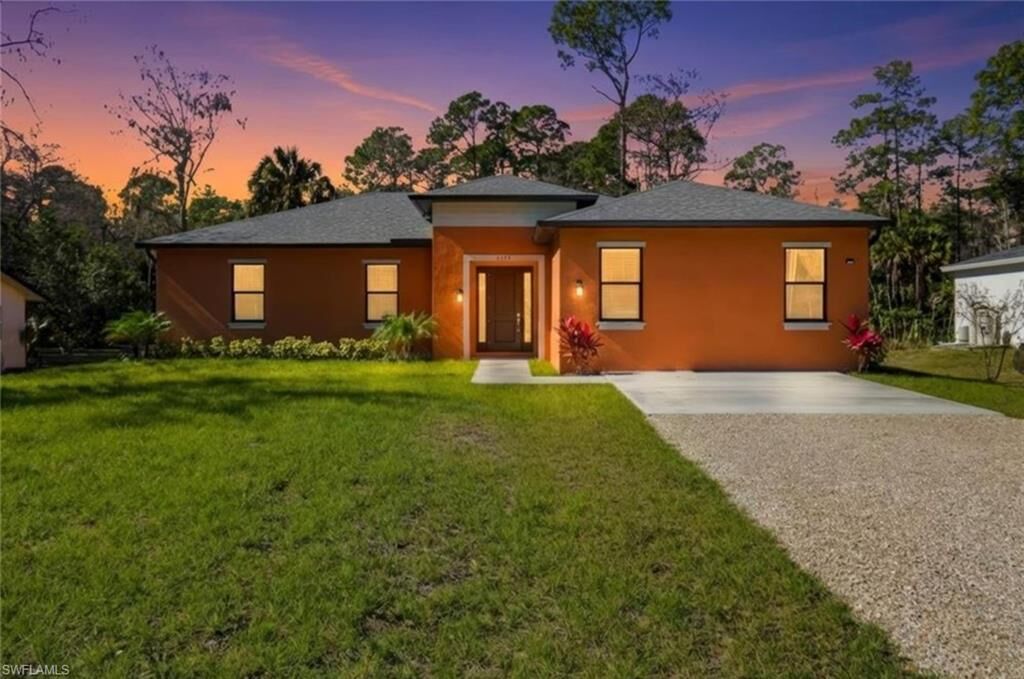 Property Photo: 2167 Della Dr FL 34117