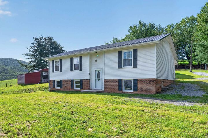 Property Photo:  981 Cripple Creek Road  VA 24382 