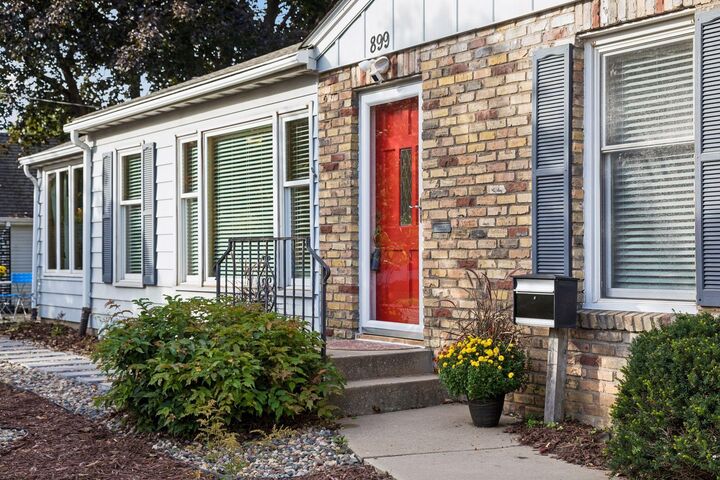 Property Photo:  899 Fairview Avenue S  MN 55116 
