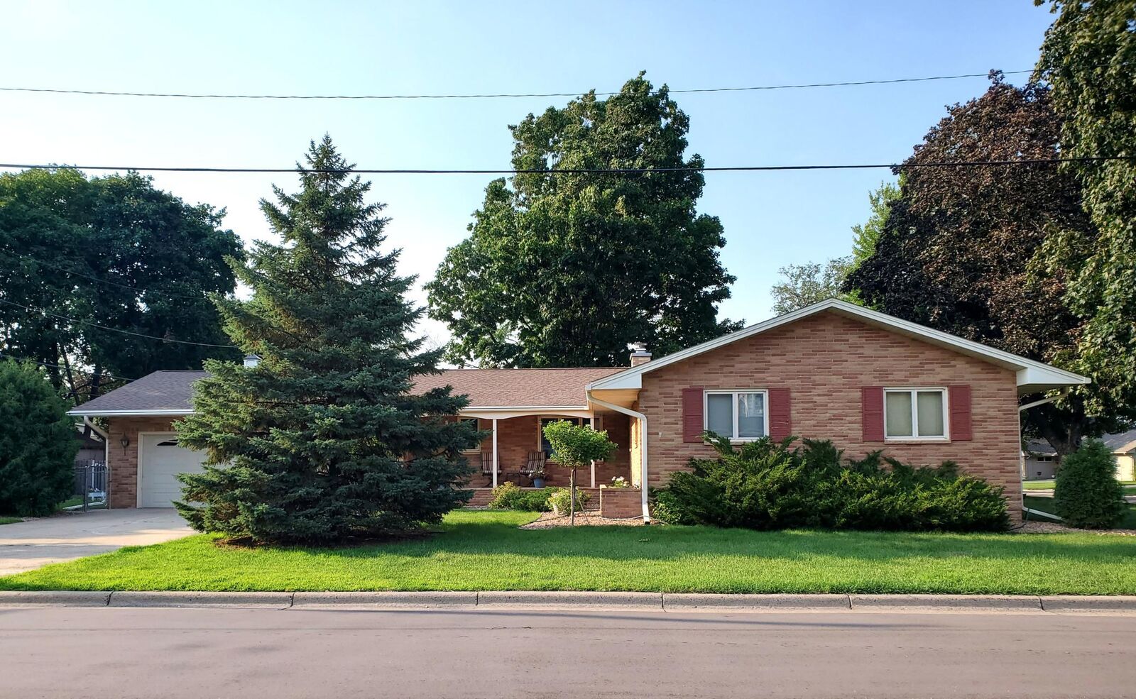 Property Photo: 617 2nd Street NE MN 55369