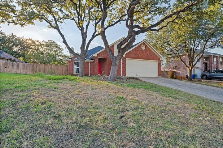 Property Photo:  605 Reeves Lane  TX 76060 