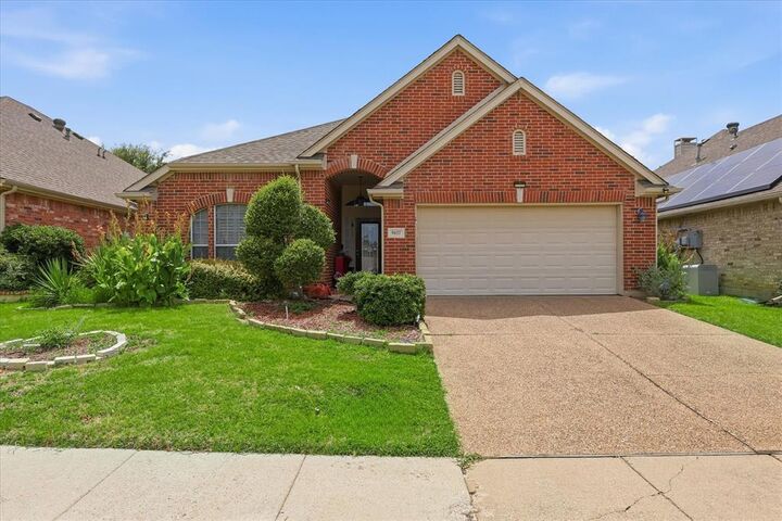 Property Photo: 9427 Ponderosa Trail TX 75063