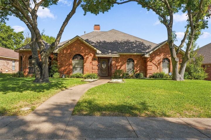 Property Photo: 1525 Nettleton Drive TX 75115