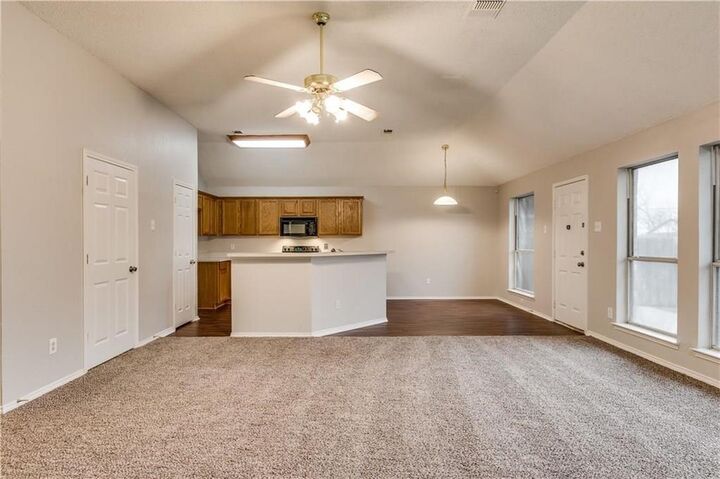Property Photo: 1712 Prescott Drive TX 76063