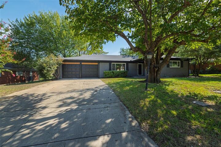 Property Photo:  102 Juniper Street  TX 76063 