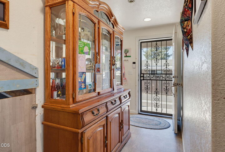 Property Photo: 426 Berrydale Avenue OR 97501