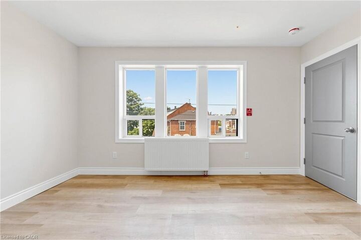Property Photo: 71 Sanford Avenue S Unit 9 ON L8M 2G7