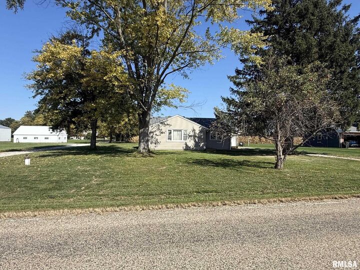 Property Photo:  8803 W Maple Ridge Road  IL 61547 
