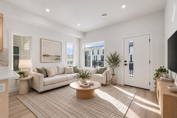 Property Photo:  156 Park Street 210  AB T4C 3H3 