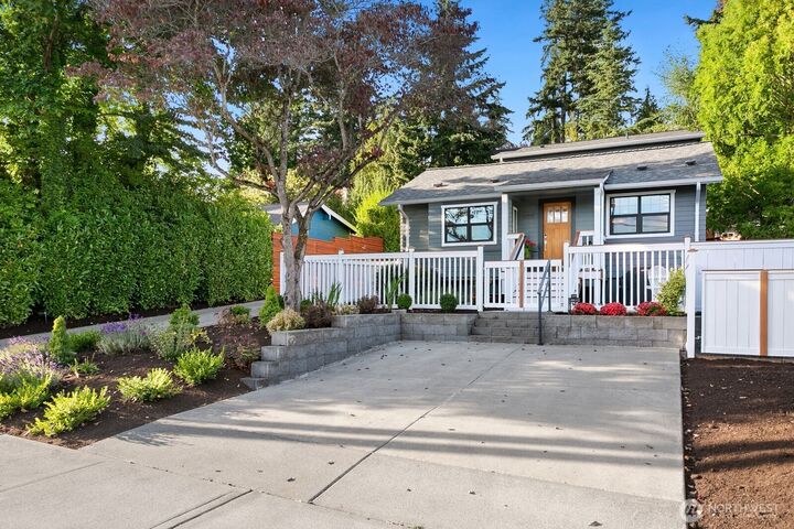 Property Photo: 346 10th Avenue WA 98033