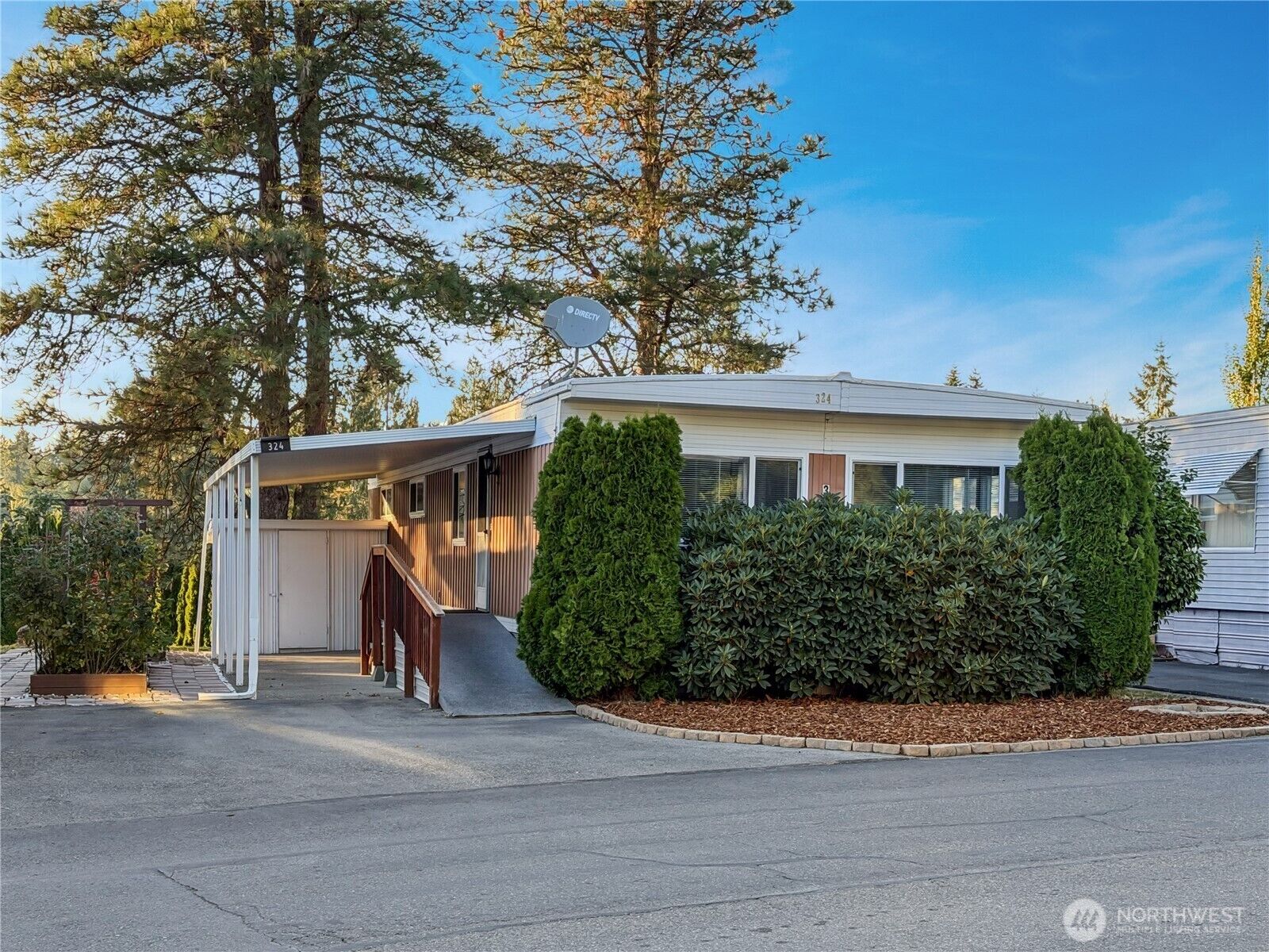 Property Photo: 2101 S 324th Street 324 WA 98003