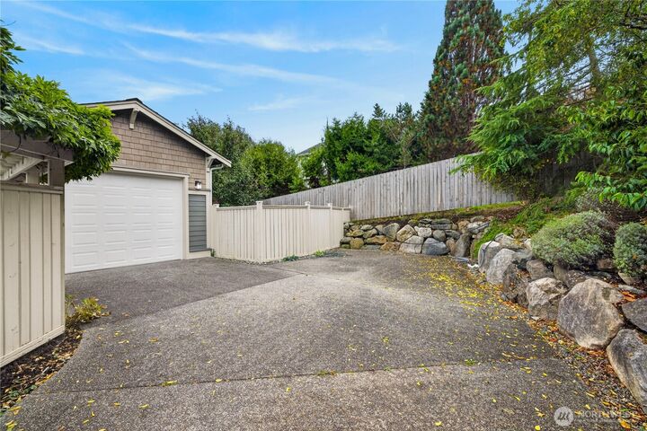 Property Photo:  2211  19th Street  WA 98221 