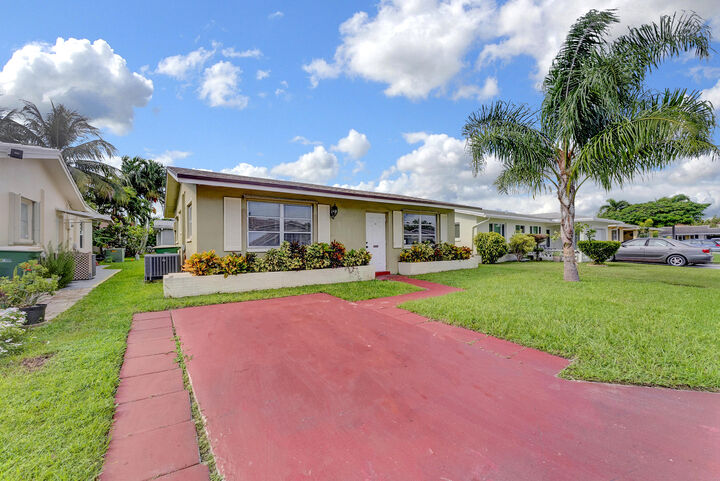 Property Photo: 4938 NW 54th Court FL 33319