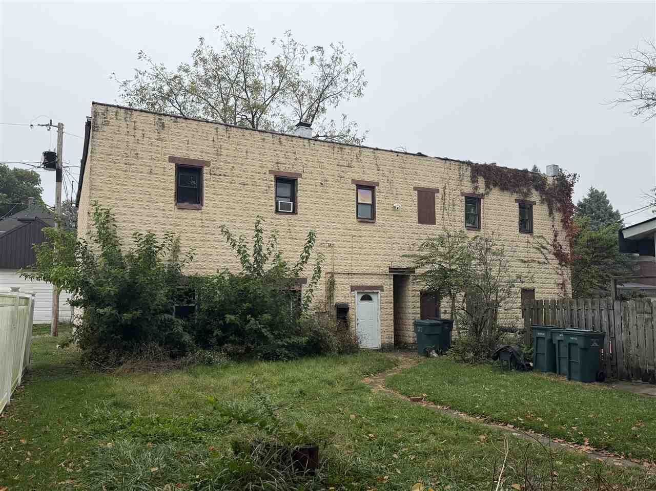 Property Photo:  126 S 6th  IN 47374 