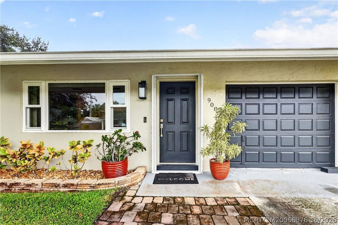 Property Photo: 908 SW 36th Terrace FL 34990