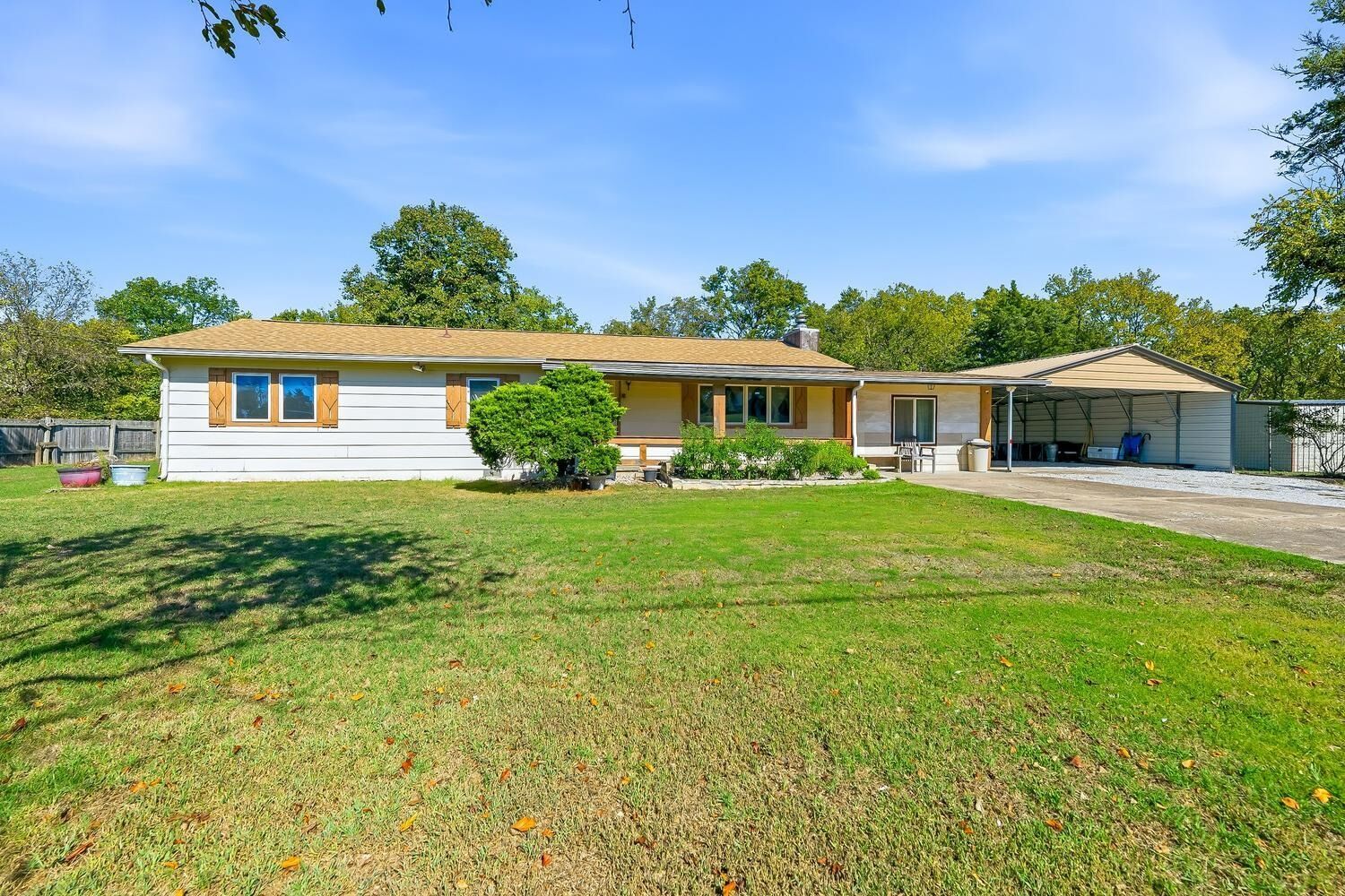Property Photo: 2010 W 14th KS 67156
