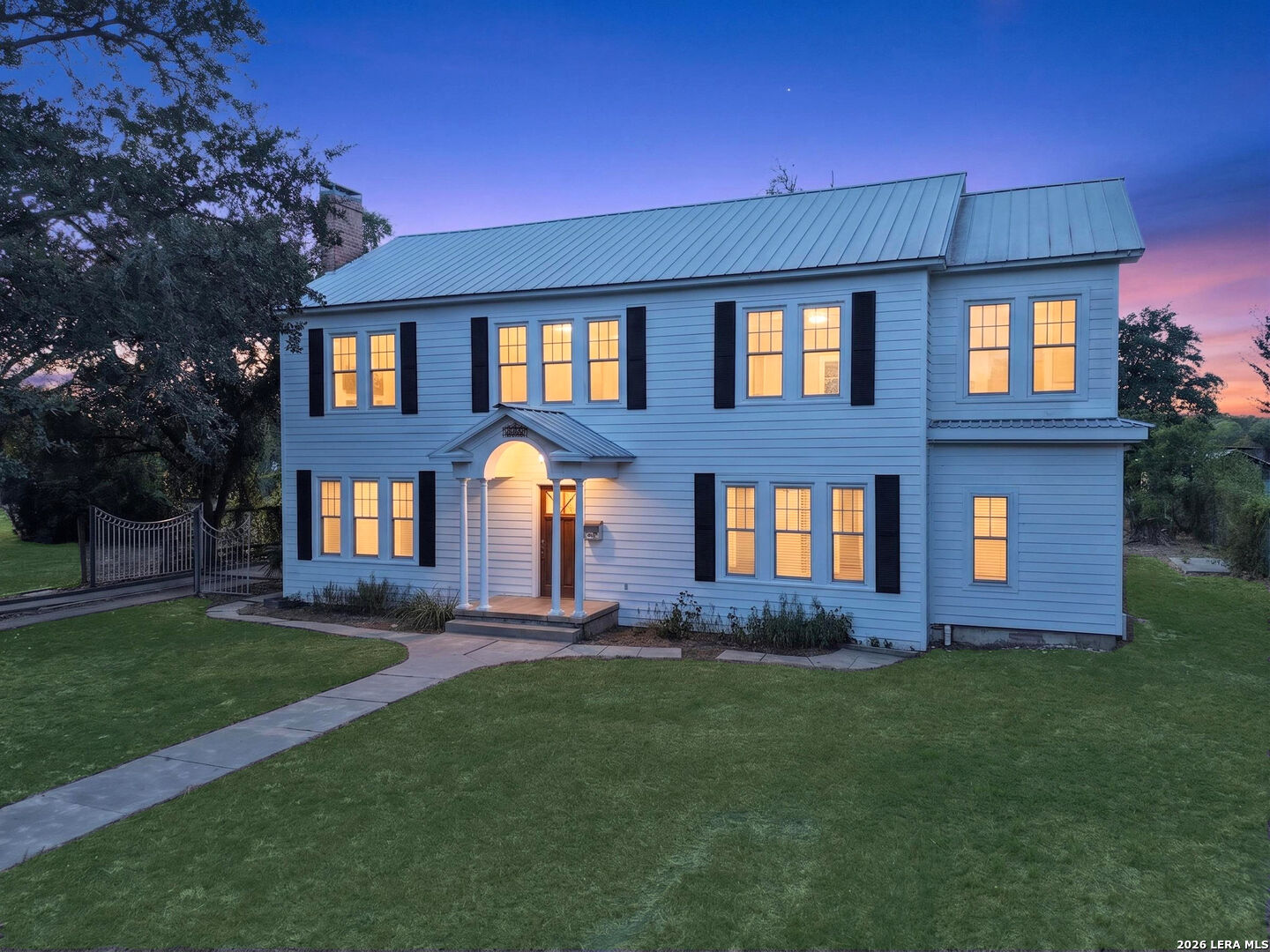 Property Photo:  205 E Cleveland St  TX 78102 