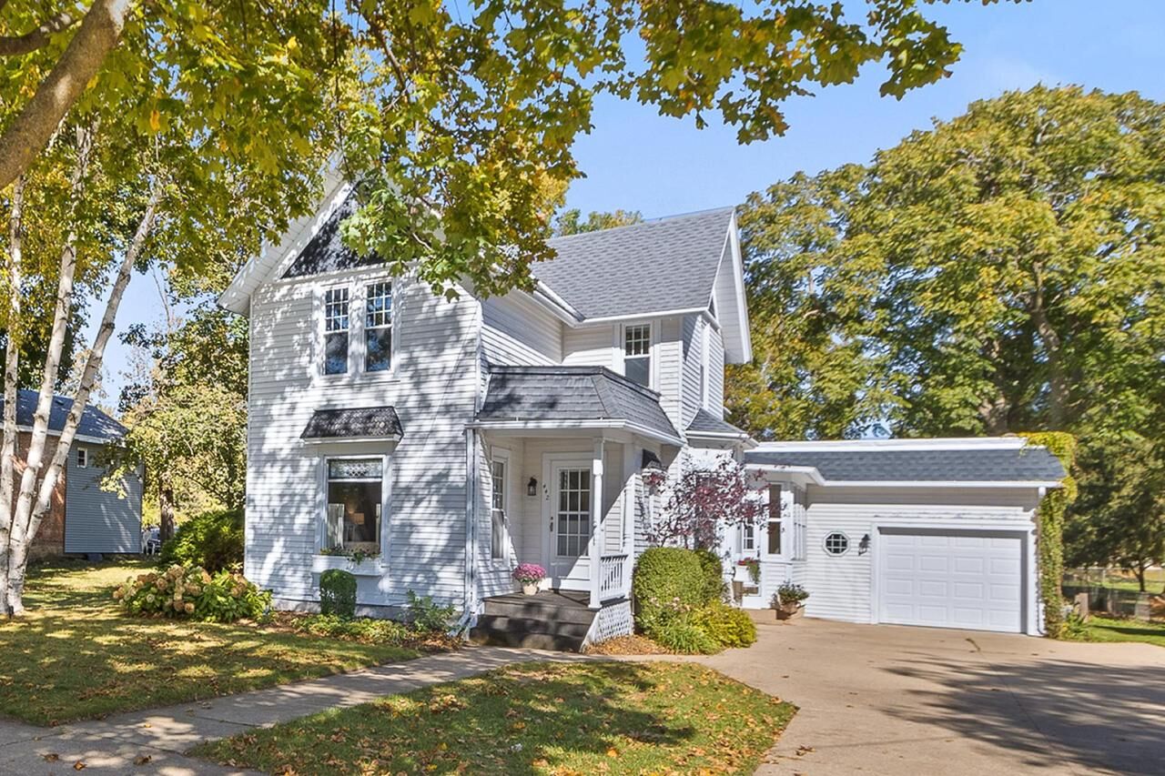 Property Photo: 442 E Madison Avenue WI 53563