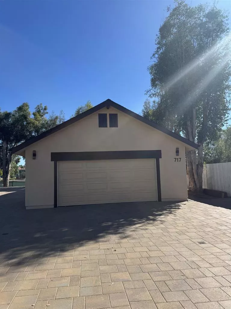 Property Photo: 717 Alamo Lane CA 92025