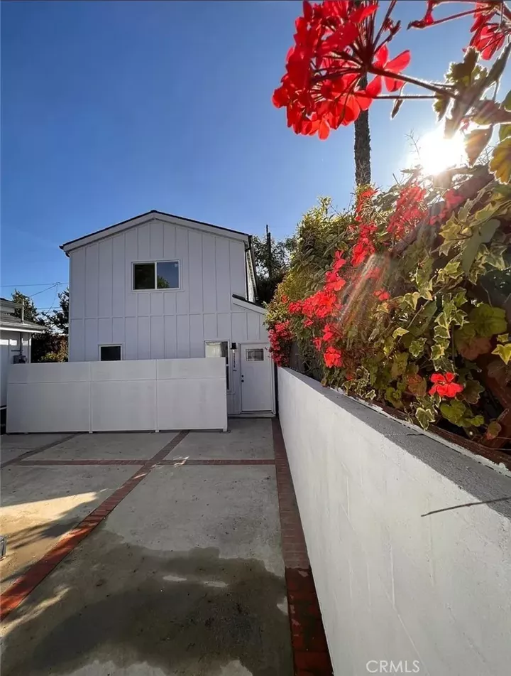 Property Photo: 2686 Greenfield CA 90064