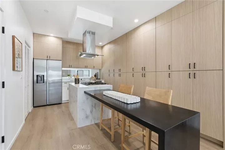 Property Photo:  1428 S Cloverdale Avenue  CA 90019 
