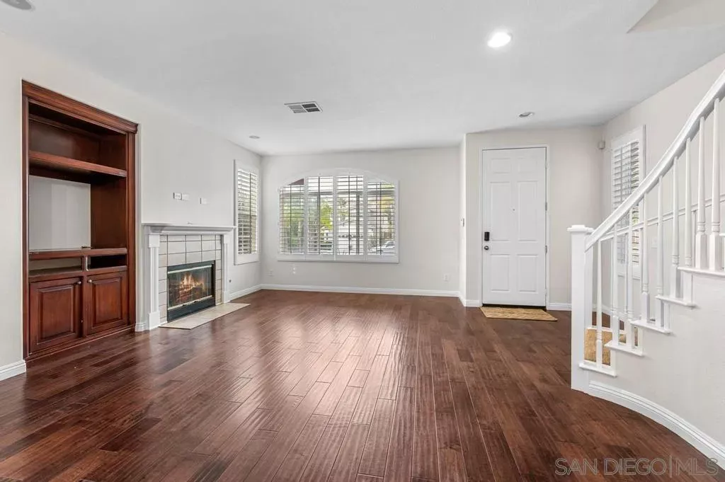 Property Photo: 727 San Juan Pl CA 91914