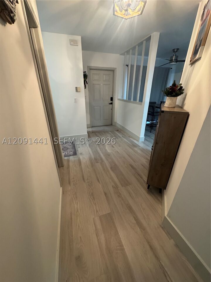 Property Photo: 3124 Spanish Trl FL 33483