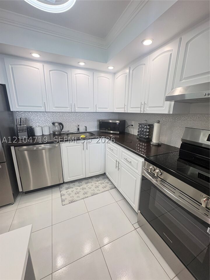 Property Photo: 2101 S Ocean Dr 1902 FL 33019