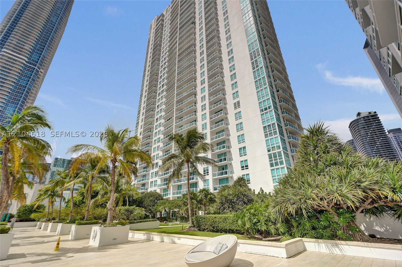 Property Photo:  951 Brickell Ave 1106  FL 33131 