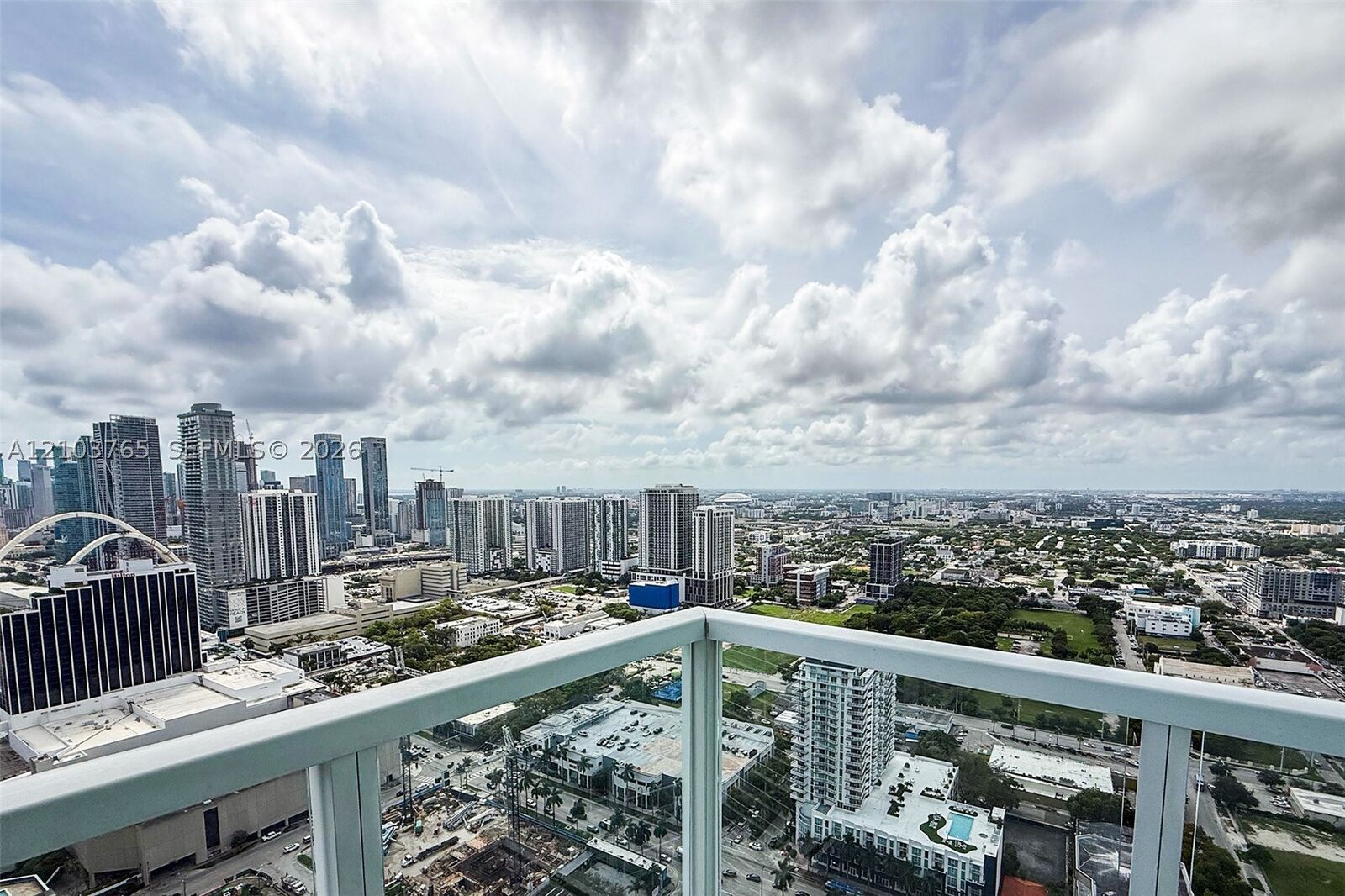 Property Photo: 1900 N Bayshore Dr 4211 FL 33132