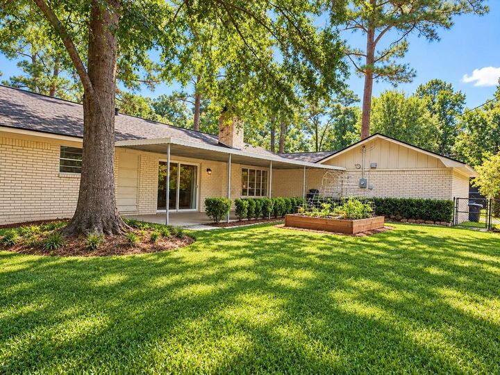 Property Photo:  601 Apple Blossom  TX 75979 