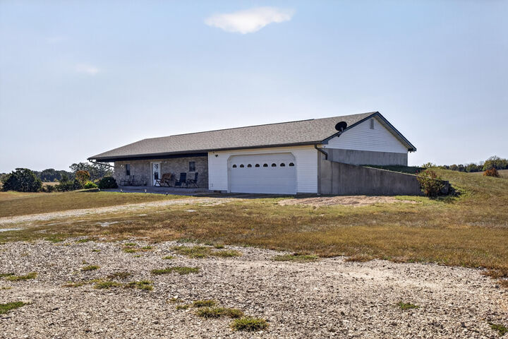 Property Photo:  450 State Highway V  MO 65746 