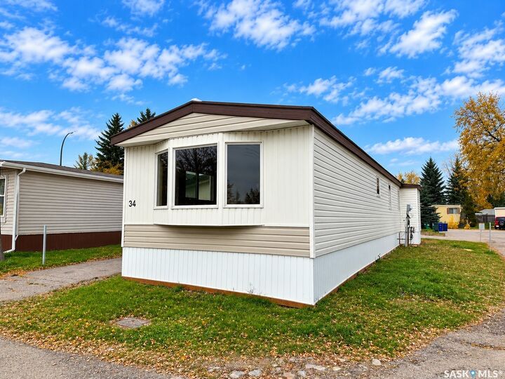 Property Photo:  1035 Boychuk Drive 34  SK S7H 5B2 
