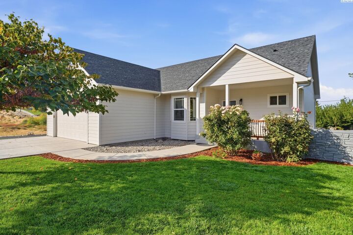 Property Photo: 1210 Gage Blvd WA 99352