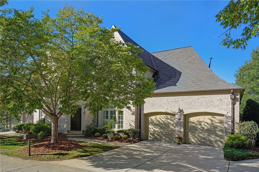 Property Photo:  7 Chippers Court  NC 27407 