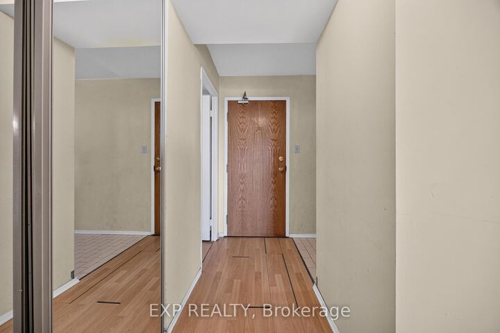 Property Photo: 326 Major Mackenzie Drive E 716 ON L4C 8T4