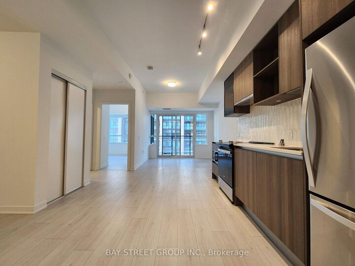 Property Photo: 395 Dundas Street W 521 ON L6M 5R8
