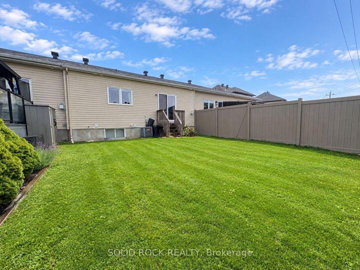 Property Photo:  16 Moe Robillard Street  ON K7S 0C2 
