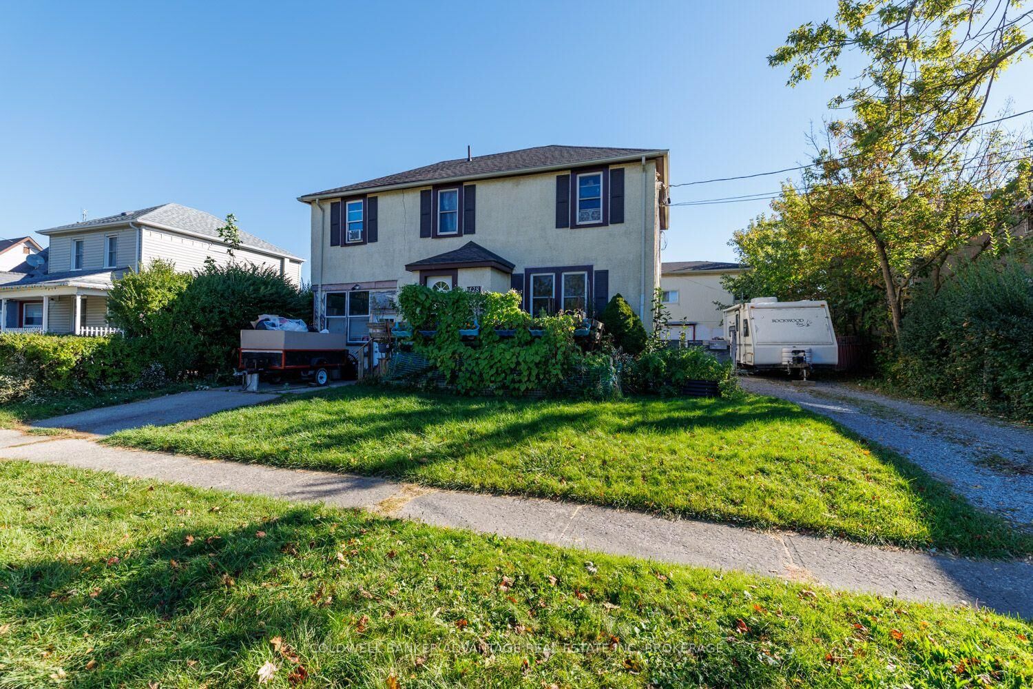 Property Photo:  428 Wallace Avenue N  ON L3B 1R2 