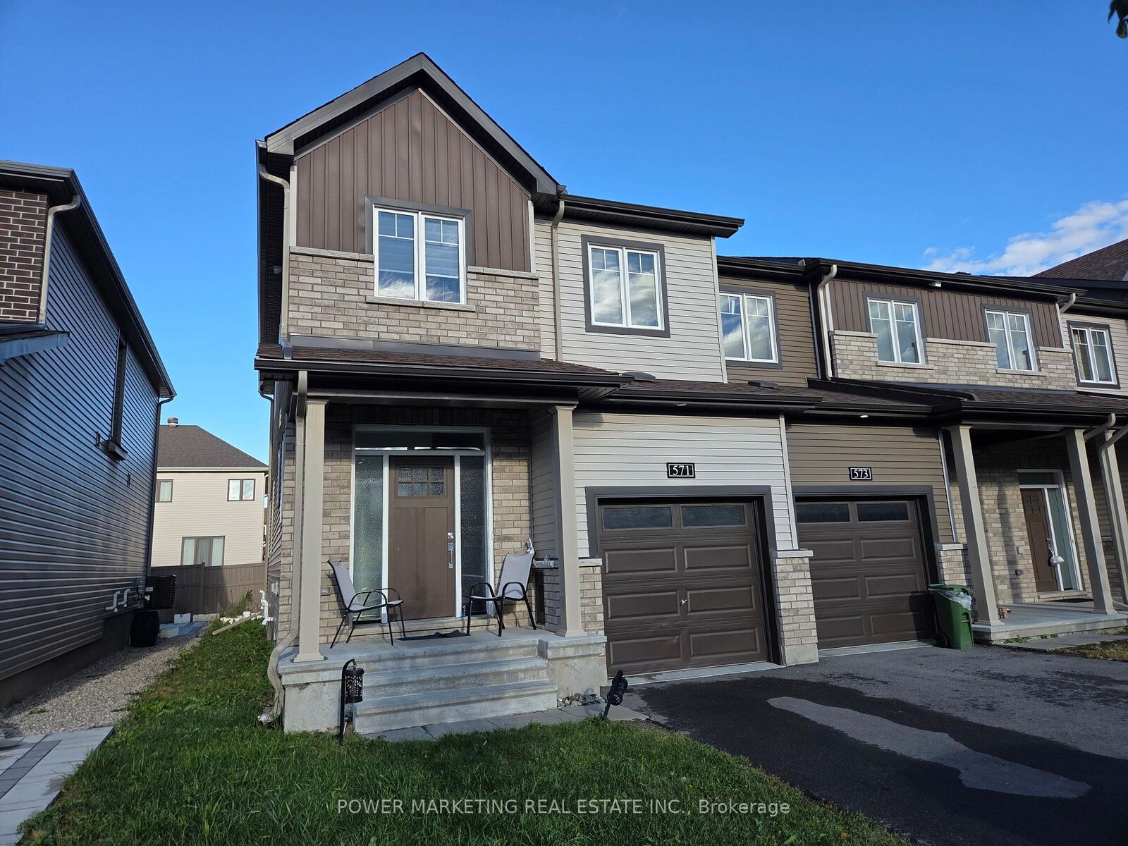 Property Photo: 571 Lilith Street ON K2J 6Z5