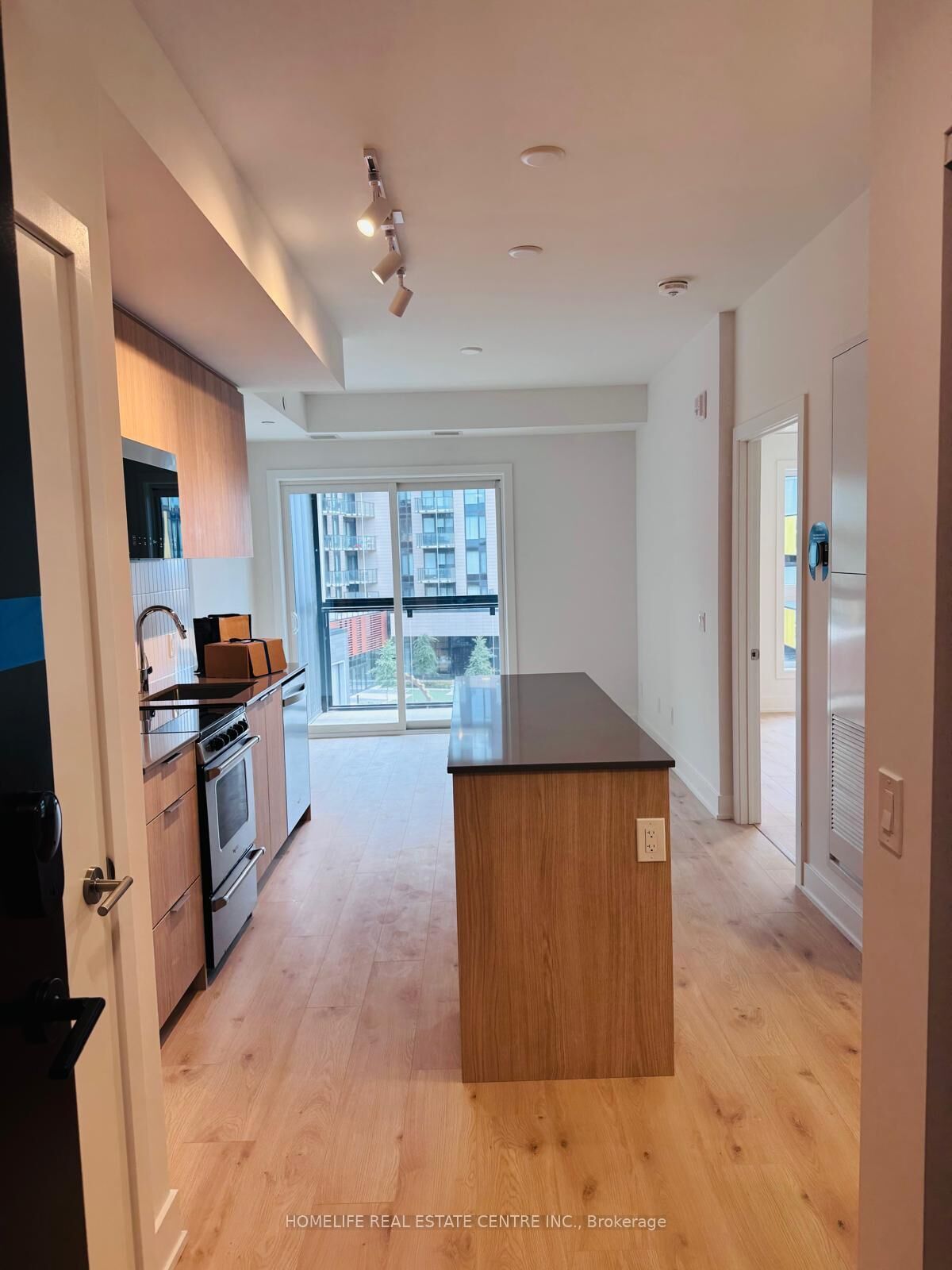 Property Photo: 3008 William Cutmore Boulevard 409 ON L6H 8A4
