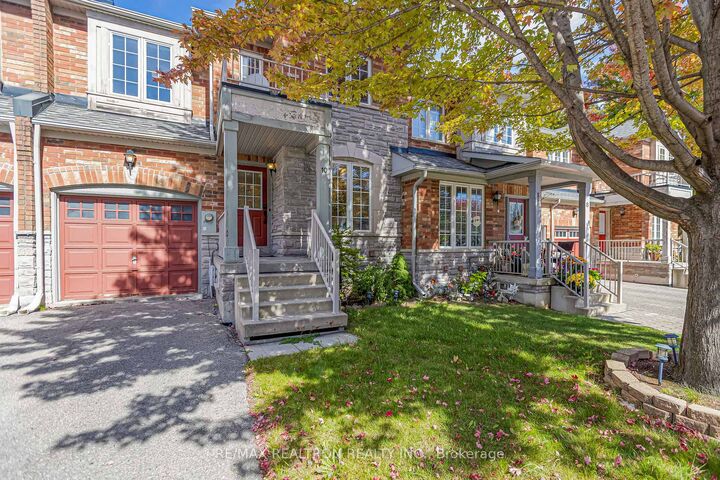 Property Photo: 10 Macgregor Avenue ON L4B 4S8