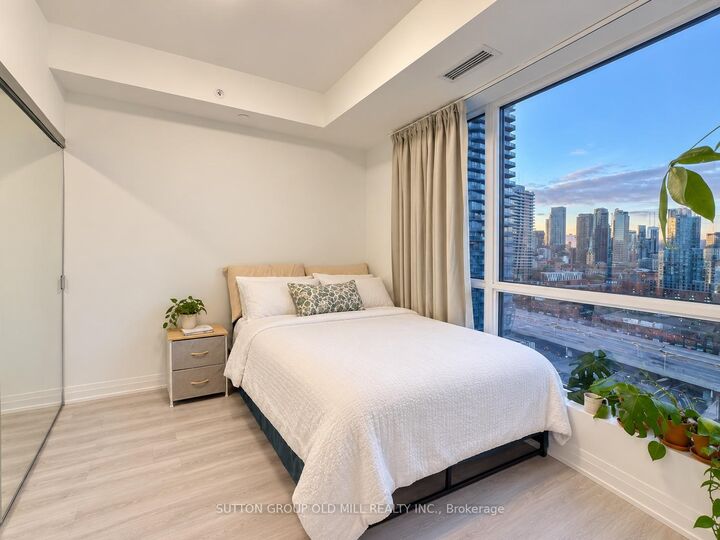 Property Photo: 15 Richardson Street 1403 ON M5A 0Y5