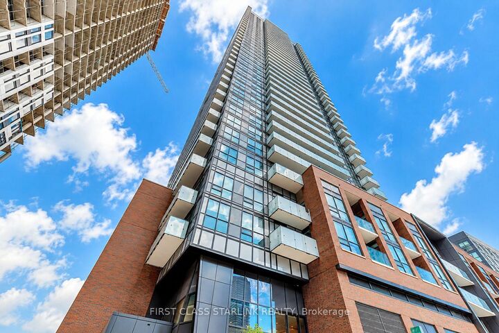 Property Photo: 4130 Parkside Village Drive 1705 ON L5B 3M8