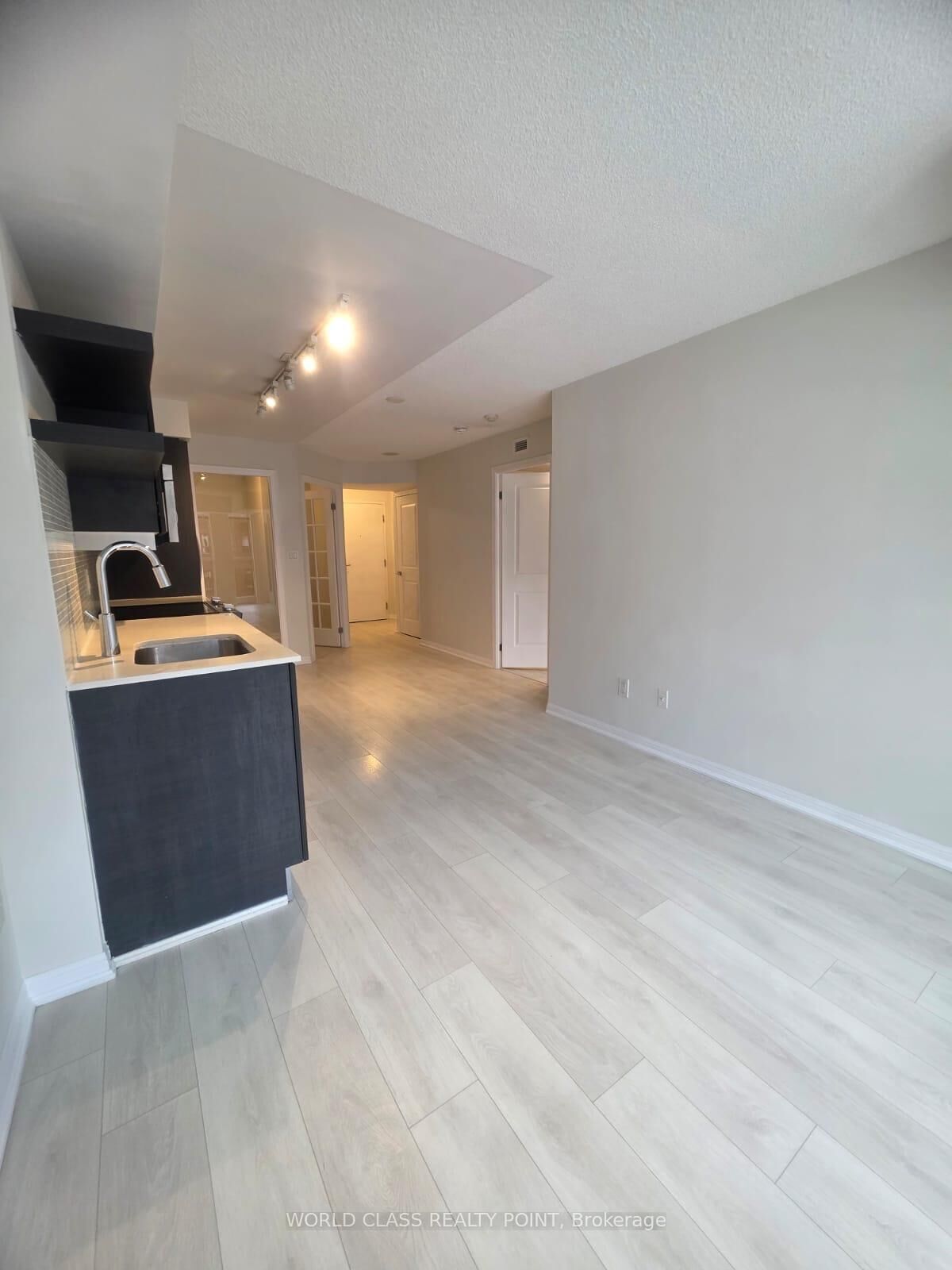 Property Photo:  400 Adelaide Street E 609  ON M5A 1N4 