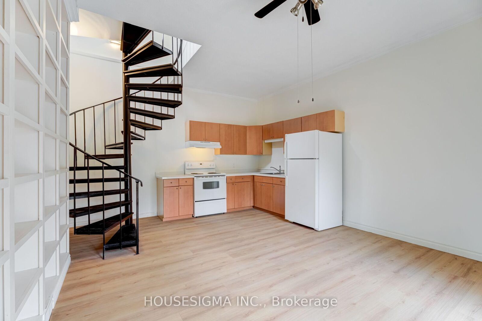 Property Photo:  22 Drury Lane Loft  ON L4M 3C6 