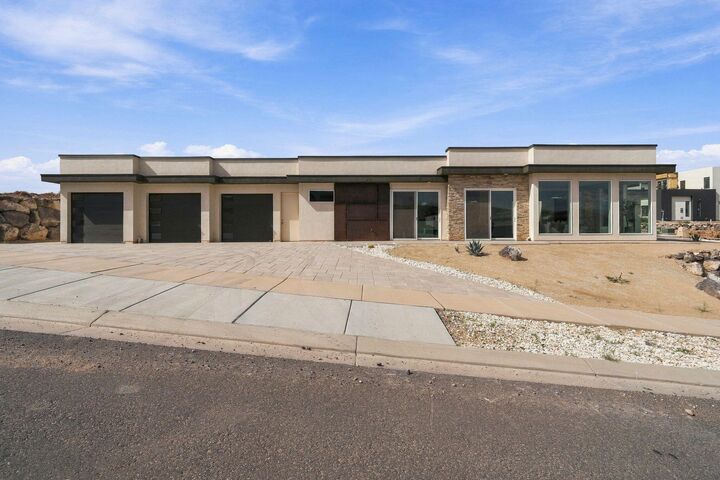 Property Photo:  1325 W 800 S  UT 84737 