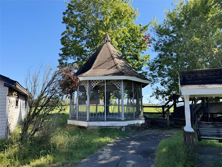 Property Photo: 259 Pump Station Rd PA 15670