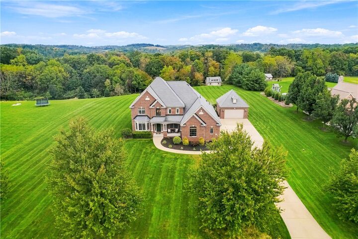 Property Photo:  107 Hibernia Dr  PA 16037 