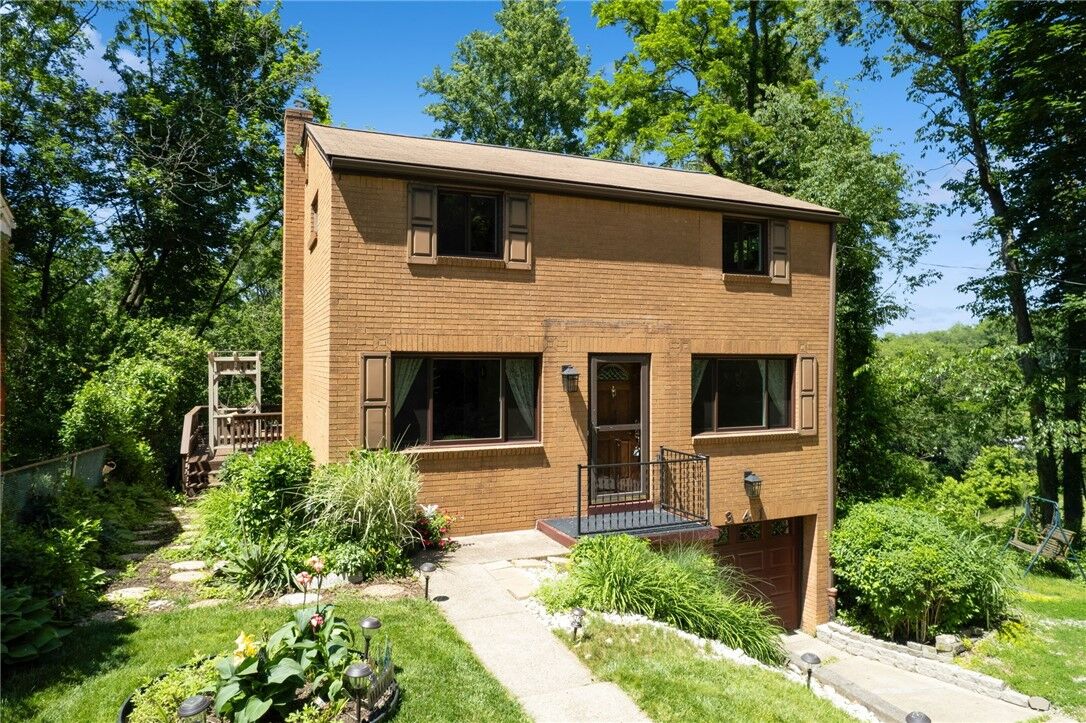 Property Photo:  341 E Agnew Ave  PA 15210 